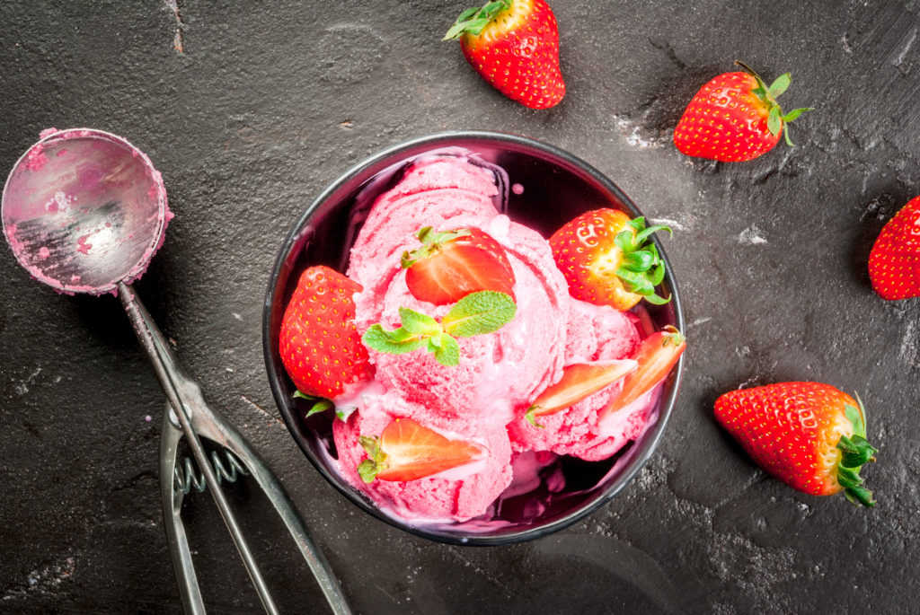 Strawberry Frozen Yogurt Recipe | The Leaf