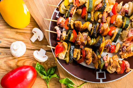 low carb chicken and veggie kebabs