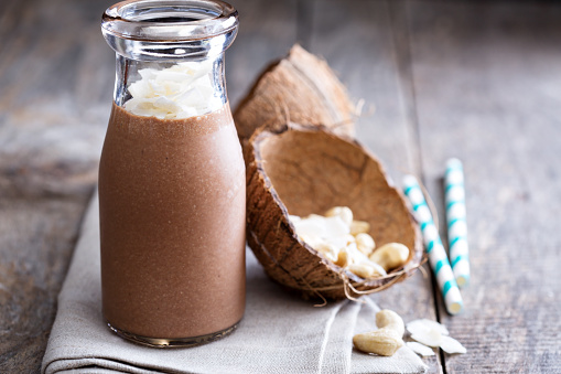 low fat chocolate coconut smoothie