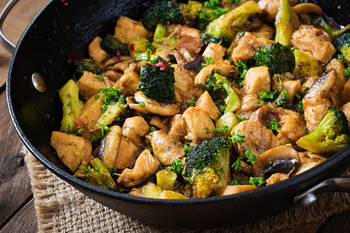 low calorie chicken and broccoli stir fry