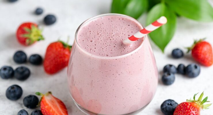 red white blueberry smoothie