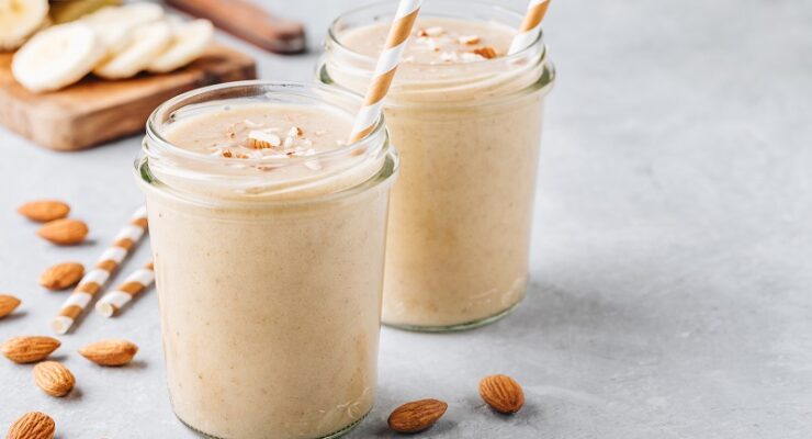 banana almond vanilla smoothie