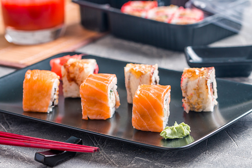 Spicy smoked salmon roll