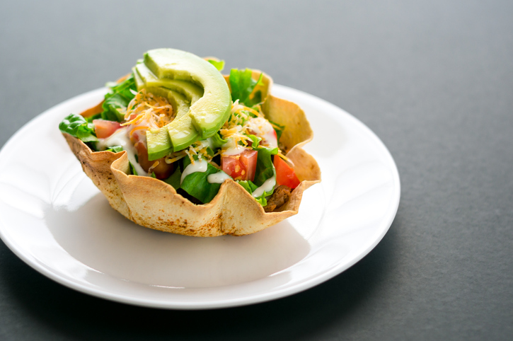 chicken Taco salad bowls healthy meals 
