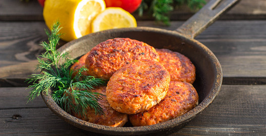 Family-Friendly Meals Old Bay Salmon Cakes