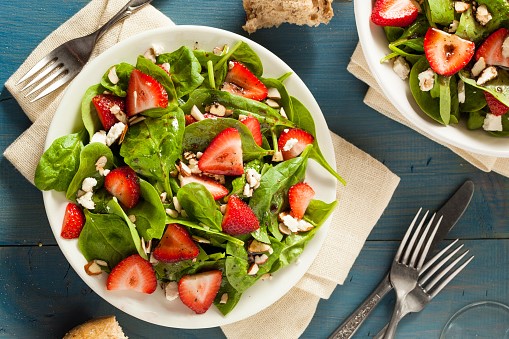 food pairing strawberry spinach