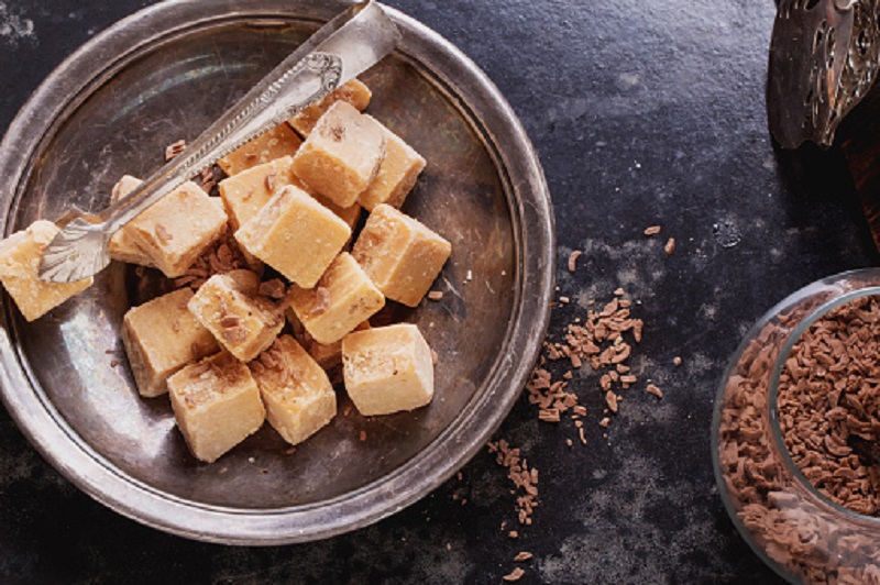 homemade-almond-butter-and-sea-salt-freezer-fudge