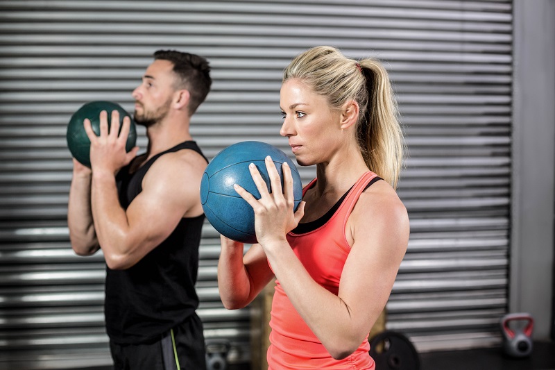 medicine-ball-throw-the-leaf