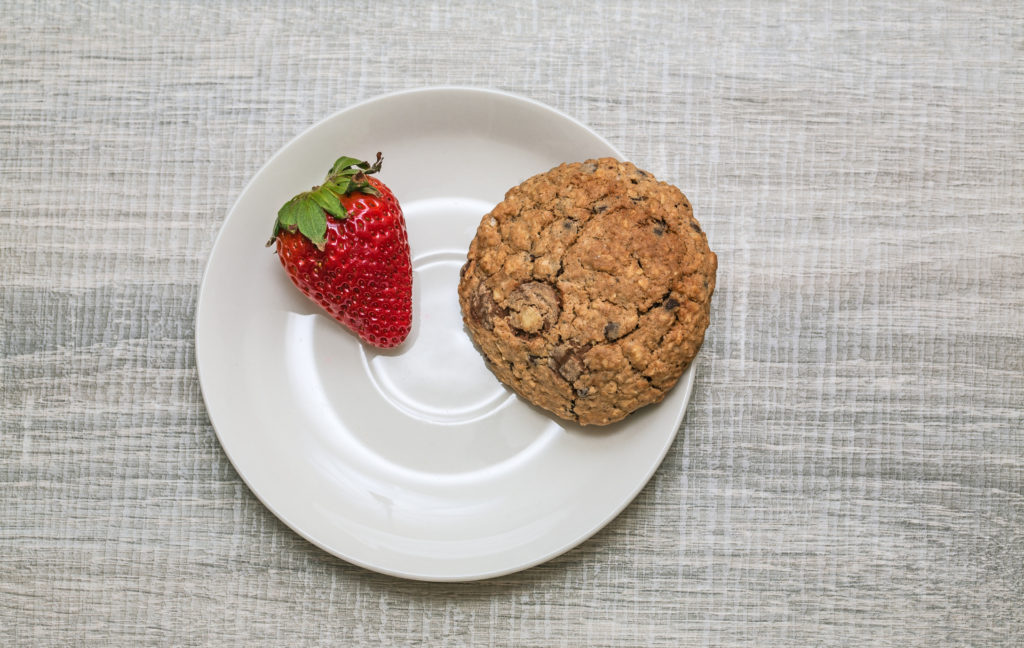 Oatmeal Cookies With Strawberries | The Leaf