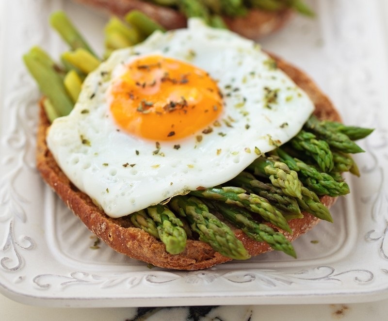 asparagus egg toast