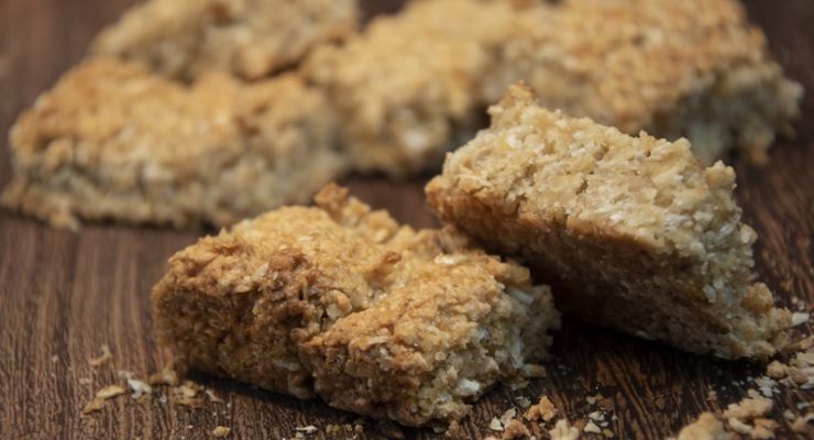 Pineapple Oatmeal Breakfast Bars