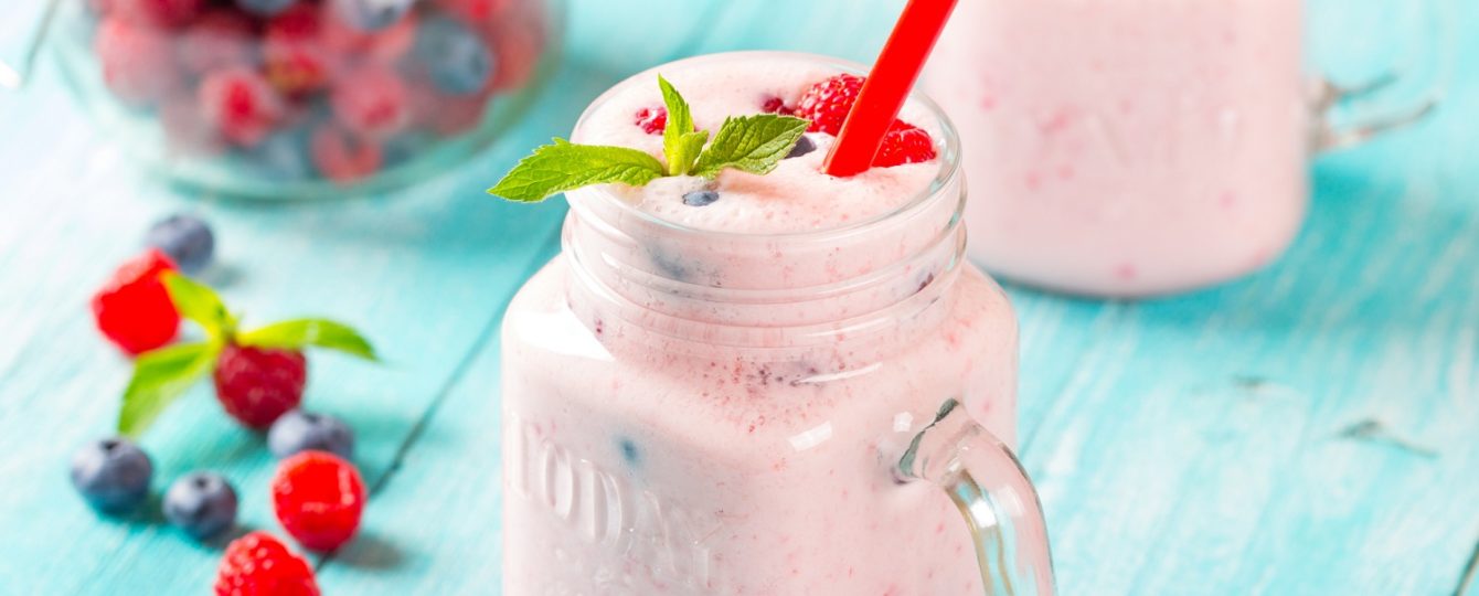 yogurt berry smoothies