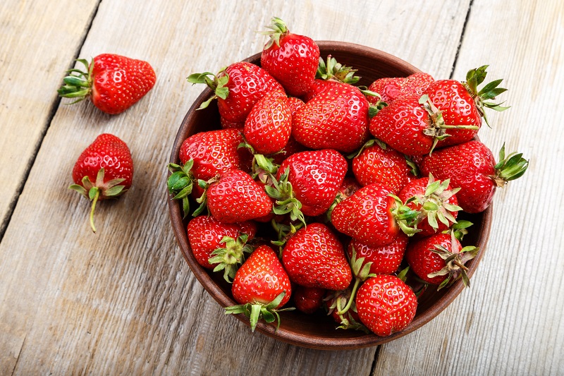 Strawberries in a bowl vitamin C