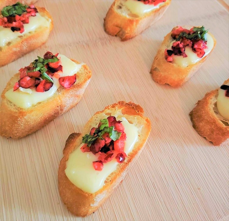 Cranberry Brie Bites