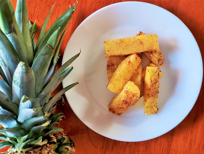 Cinnamon Sugar Healthy air fryer grilled pineapple on a plate
