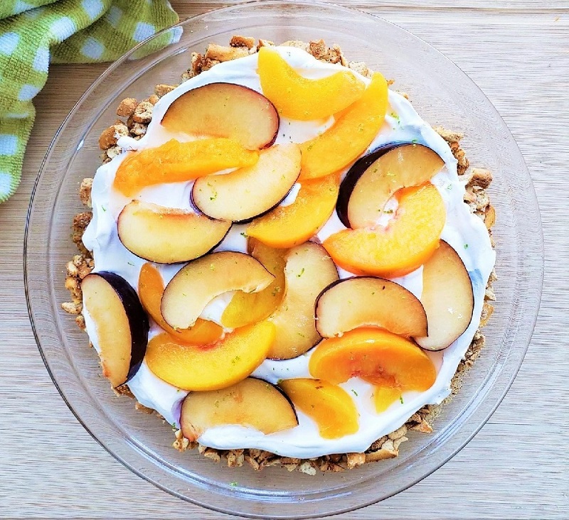 Pretzel Crust Fruit Pie: