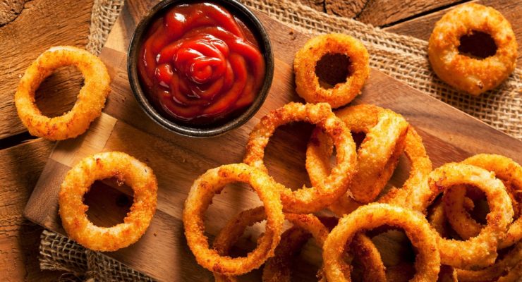 Homemade Crunchy Air Fryer Onion Rings with sauce
