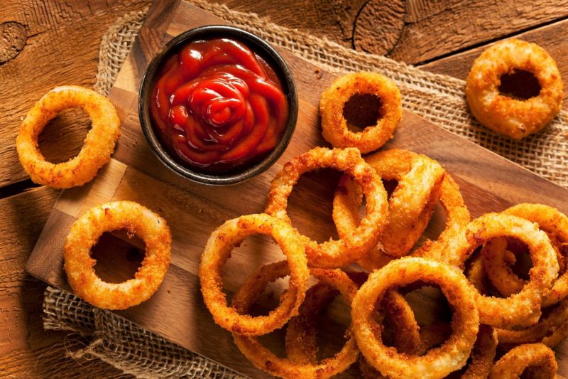 Homemade Crunchy Air Fryer Onion Rings with sauce