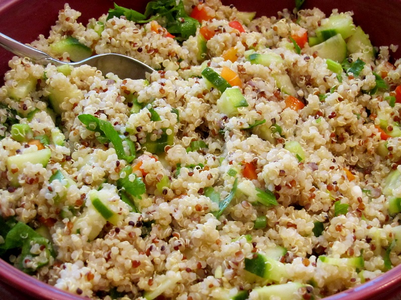 Quinoa-Gurkensalat