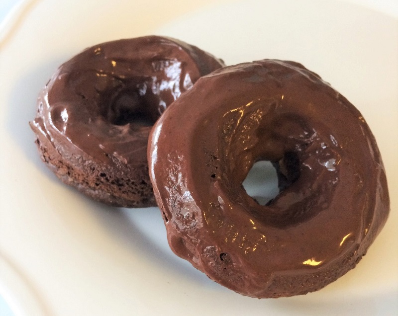 Air-fryer skinny chocolate glazed donut
