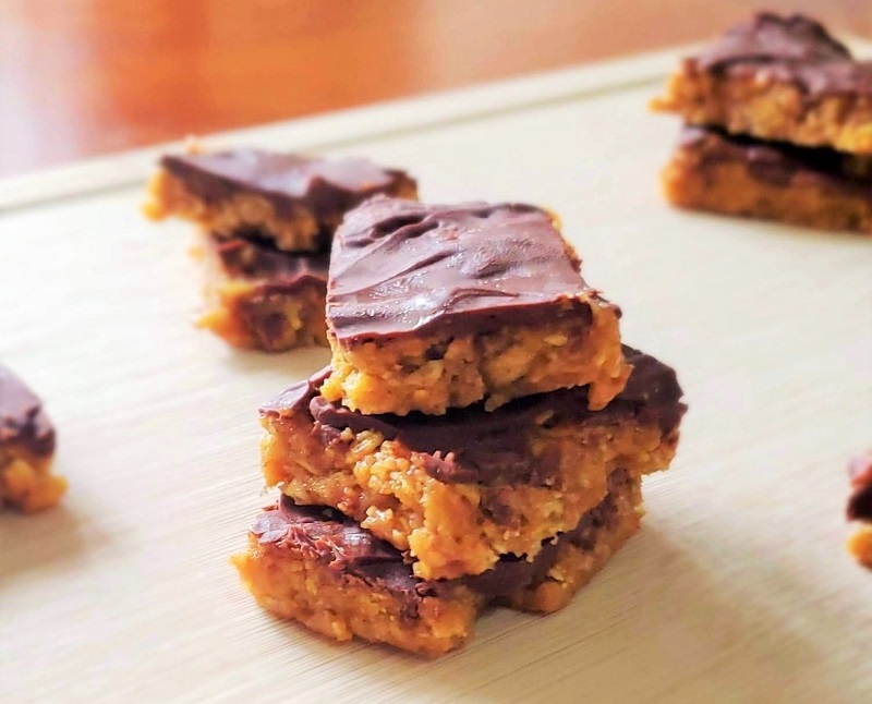 4-Ingredient Peanut Butter Chocolate Candy Bites