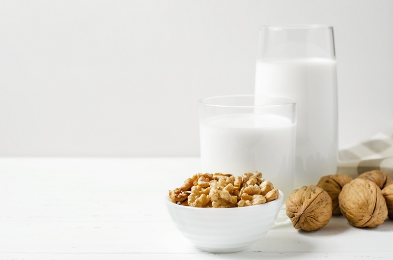 The omega-3 fatty acids in walnut milk are good for the skin and the brain