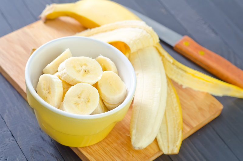 banana slices in a bowl are healthy no-cook SmartCarbs on Nutrisystem