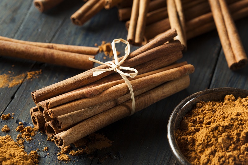 Closeup picture of cinnamon sticks
