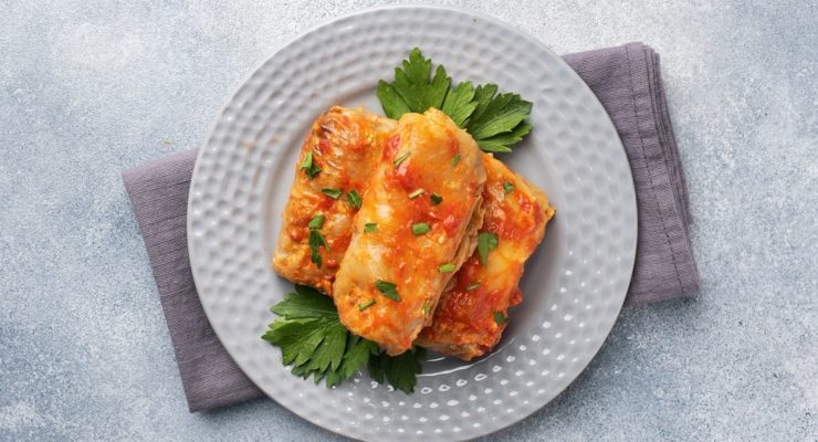 Stuffed cabbage on a gray plate