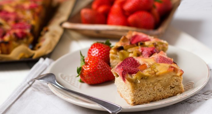 Strawberry and rhubarb cake