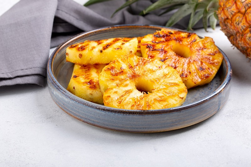 grilled pineapple rings