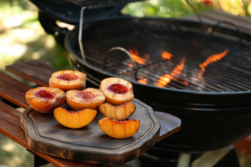 Delicious grilled peaches