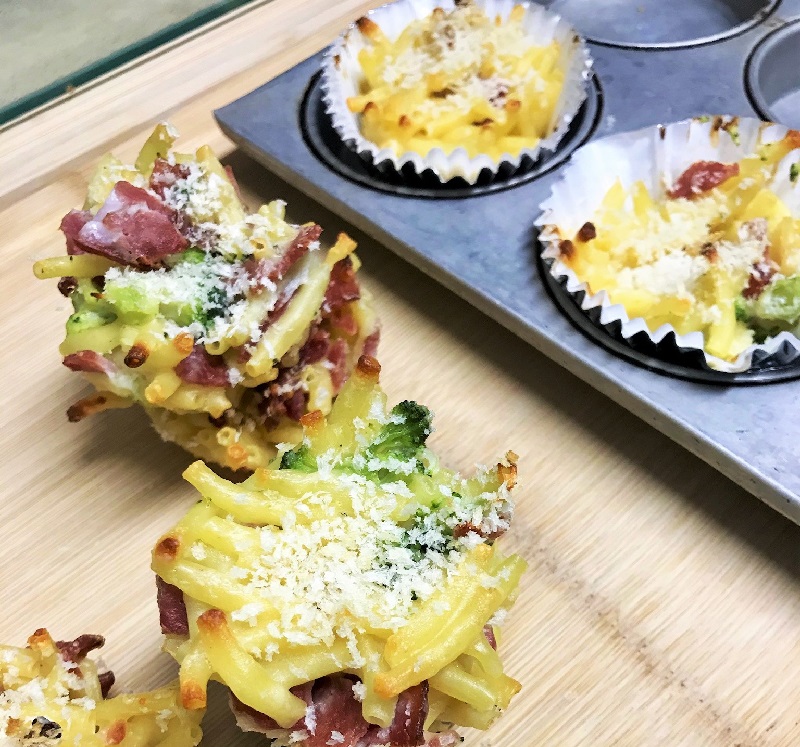 4-Ingredient Broccoli Bacon Mac and Cheese Cups