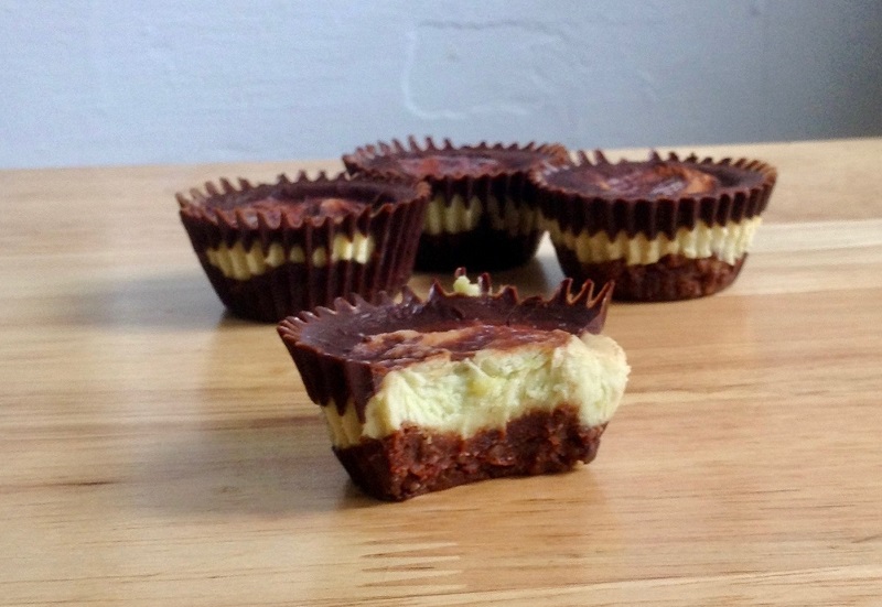 No-Bake Skinny Mint Chocolate Brownie Bites