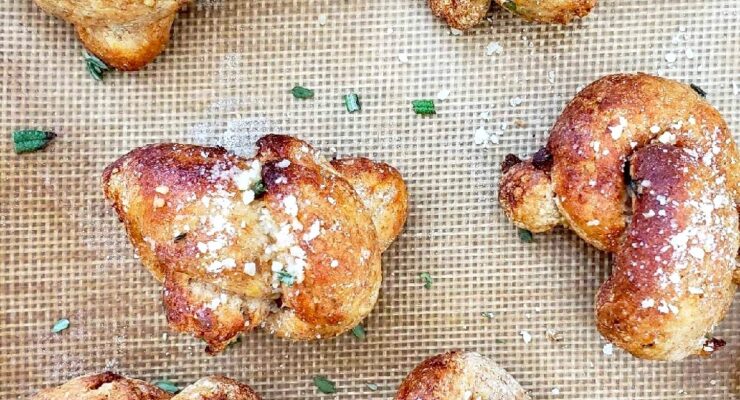 Whole Wheat Air Fryer Garlic Parm Knots