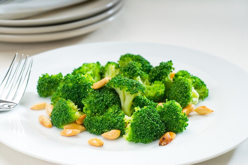 Steamed Broccoli with Lemon and Almonds
