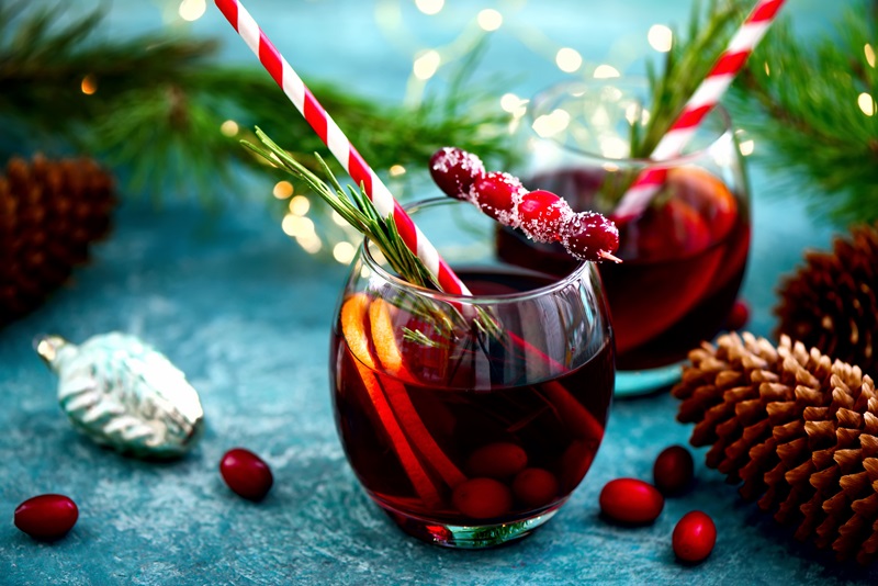 9 More healthy Christmas Cocktails | The Leaf