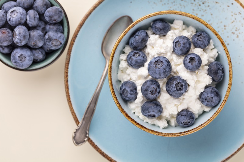 Cottage cheese with blueberry
