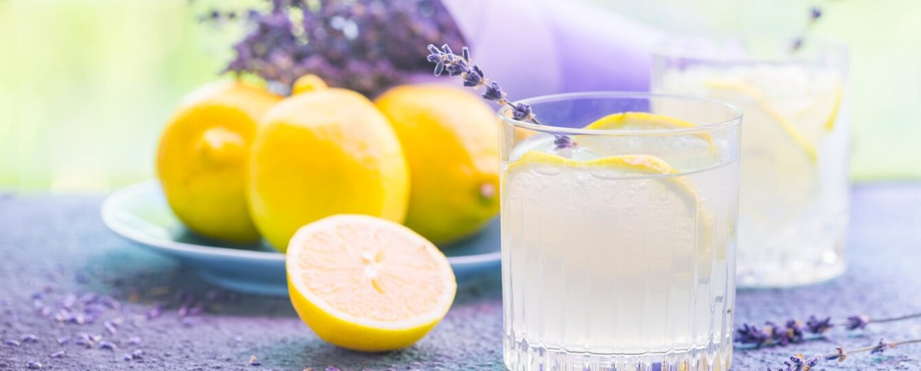 Sparkling Lavender Lemonade for spring cocktails and mocktails