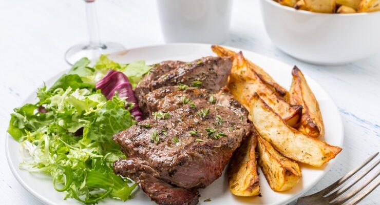 steak frites with a salad