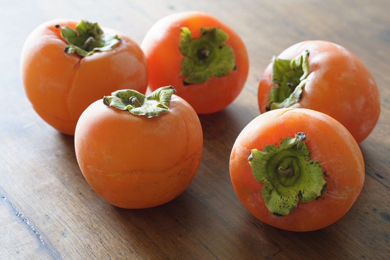 Persimmons: The Fall Fruit that Protects Your Vision and Heart