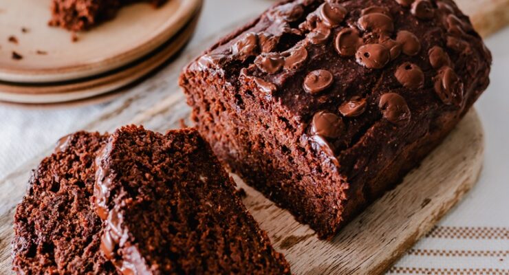 chocolate pumpkin bread with chocolate chips