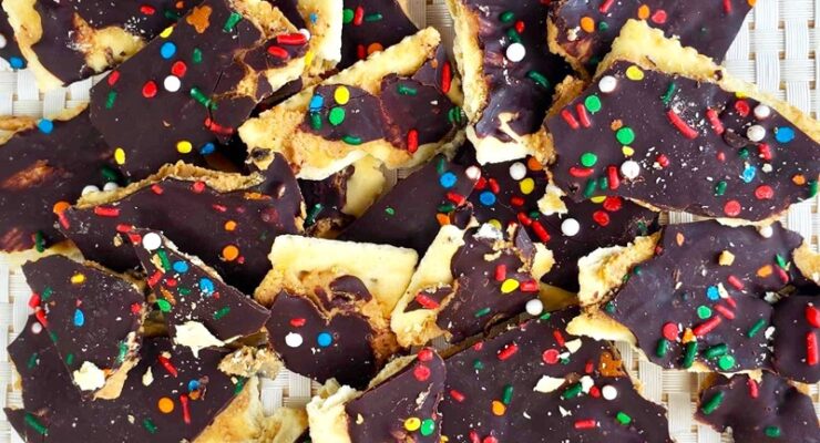 Holiday Saltine Chocolate Bark Recipe