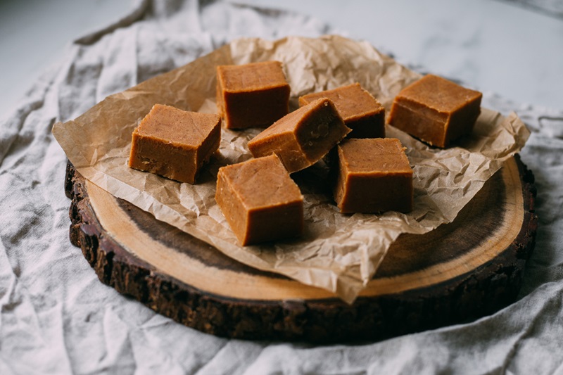 gingerbread freezer fudge