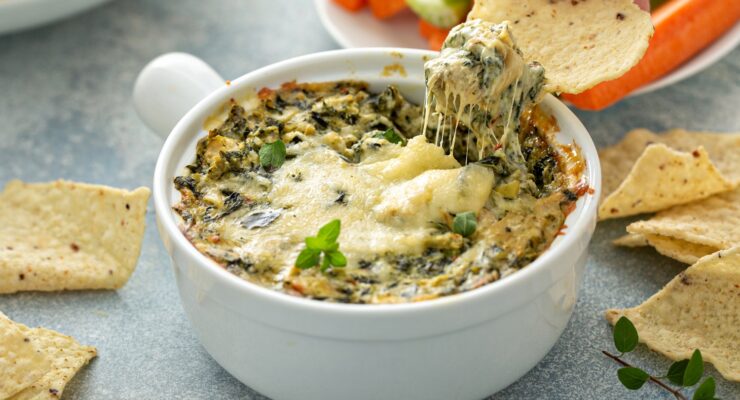 spinach and artichoke dip with chips